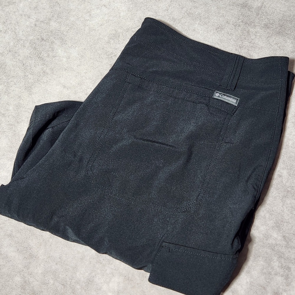 Men's COLUMBIA Sportswear Black Shorts size 36 10" Inseam Golf Hike performance